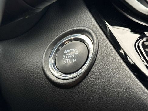 Used 2021 Toyota C-HR Limited image 14