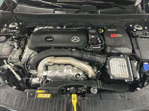Used 2024 Mercedes-Benz GLB 250 image 30