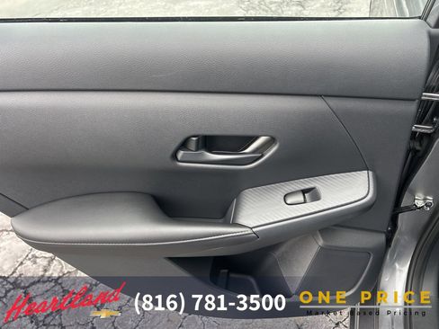 Used 2024 Nissan Sentra SV image 38