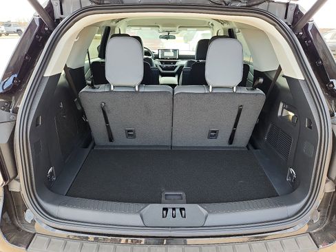 New 2026 Ford Explorer Active w/ Active Comfort Package image 7