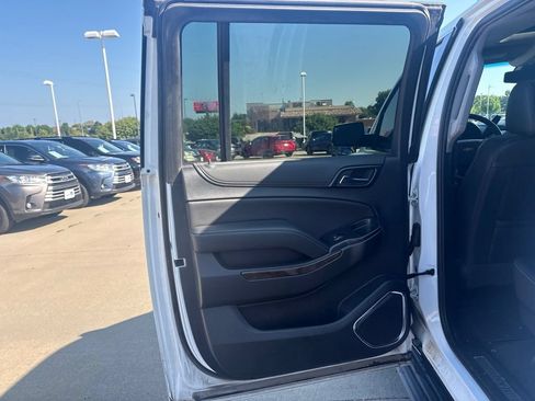 Used 2019 Chevrolet Suburban LT AWD/4WD image 41