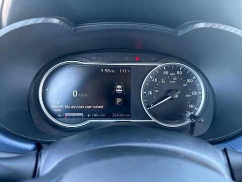 Used 2025 Nissan Versa SV FWD image 37
