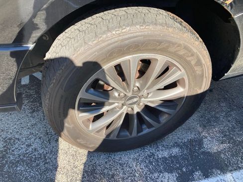 Used 2017 Lincoln Navigator L Select AWD/4WD image 7