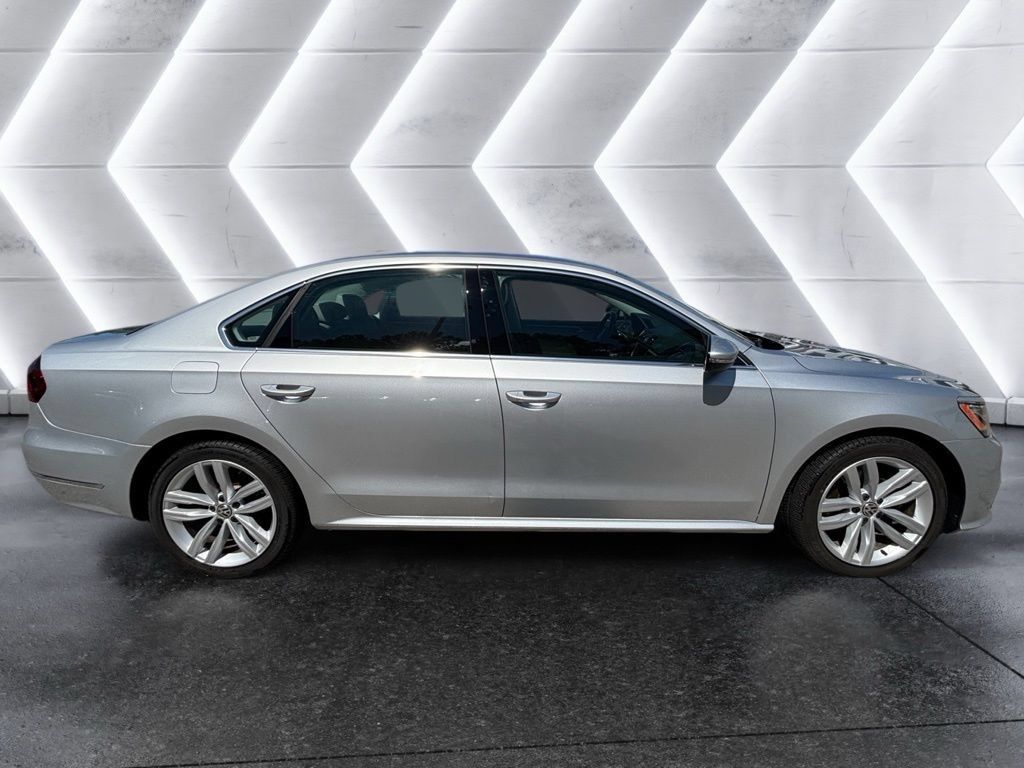 Used 2018 Volkswagen Passat 2.0T SE FWD image 6