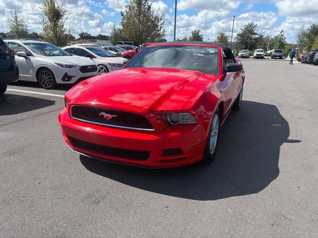 Used 2013 Ford Mustang Convertible RWD image 2