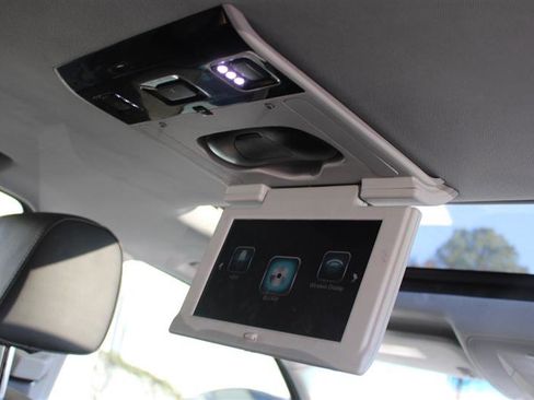 Used 2020 GMC Yukon XL Denali w/ Denali Premium Package image 19