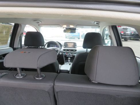 Used 2019 Hyundai Kona SEL image 16