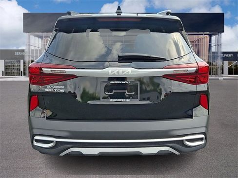 Certified 2023 Kia Seltos S w/ Navigation Package image 5