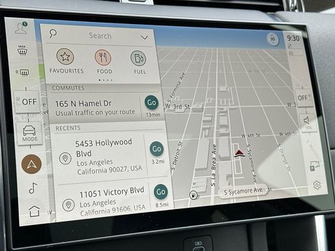 Used 2025 Land Rover Discovery Sport S image 21