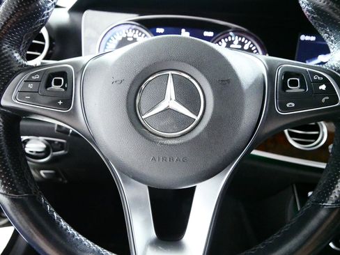 Used 2018 Mercedes-Benz E 300 4MATIC image 25