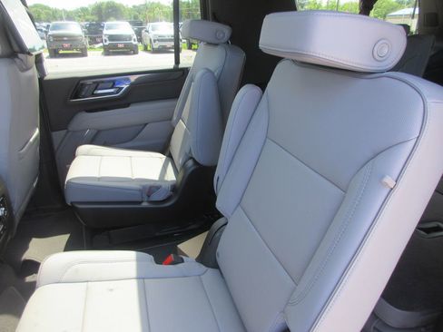 New 2026 GMC Yukon XL Elevation w/ Elevation Premium Package AWD/4WD image 12
