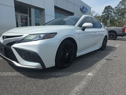 Used 2021 Toyota Camry XSE image 1