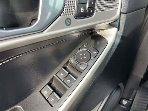 Certified 2022 Ford Explorer Limited w/ Equipment Group 301A image 12