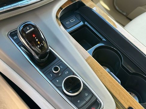 Used 2022 Cadillac Escalade Sport Platinum w/ Heavy-Duty Trailer Package AWD/4WD image 31