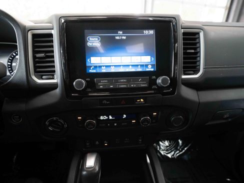 Used 2023 Nissan Frontier SV w/ SV Premium Package AWD/4WD image 17