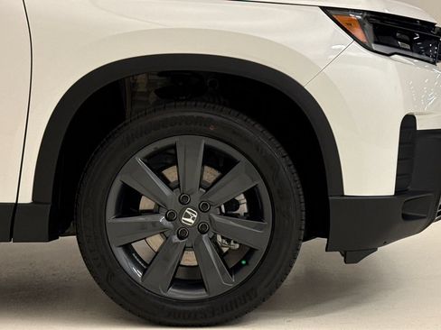New 2026 Honda Pilot Sport image 6