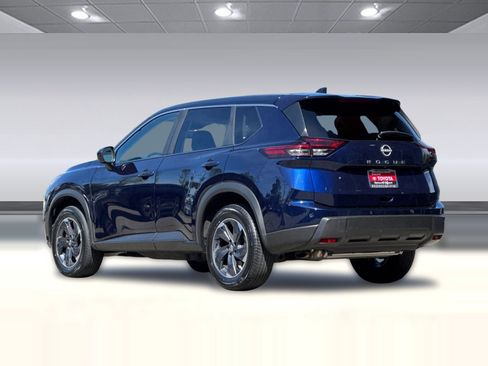 Used 2025 Nissan Rogue SV FWD image 3