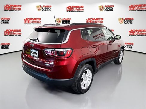 Used 2022 Jeep Compass Latitude w/ Sun and Sound Group image 17