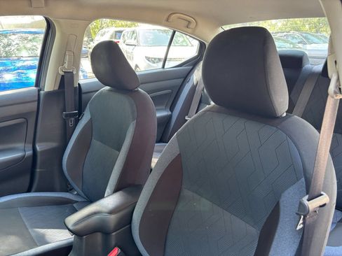 Used 2025 Nissan Versa SV FWD image 30
