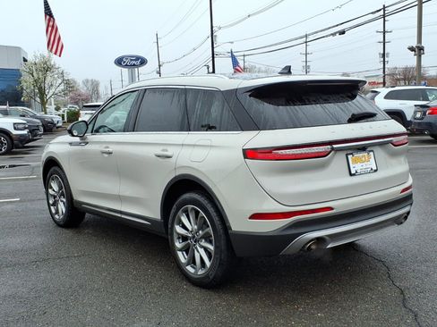 Used 2022 Lincoln Corsair AWD w/ Premium Package image 4