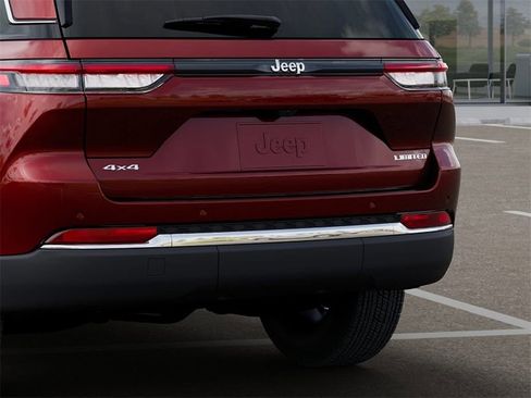 New 2025 Jeep Grand Cherokee Limited image 13