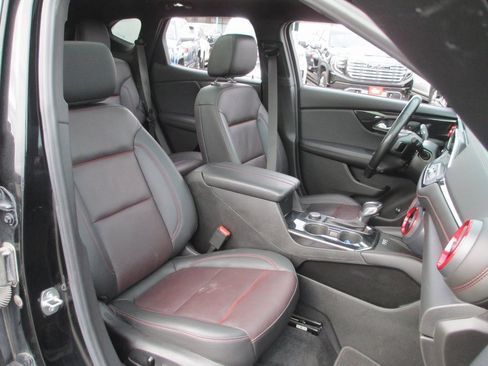 Certified 2021 Chevrolet Blazer RS w/ Enhanced Convenience Package image 19