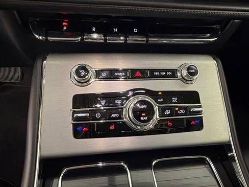 Used 2023 Lincoln Aviator 2WD w/ Class IV Trailer Tow Package image 27