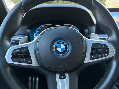 Used 2023 BMW 530e w/ M Sport Package image 29