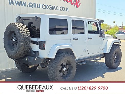 Used 2014 Jeep Wrangler Unlimited Rubicon w/ Connectivity Group AWD/4WD image 4