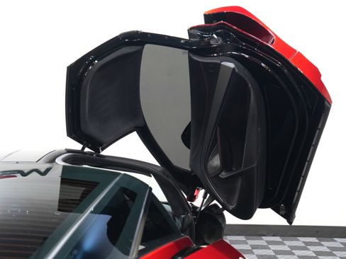 Used 2024 McLaren 750S image 32