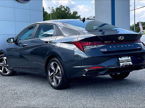 Used 2023 Hyundai Elantra Limited FWD image 11