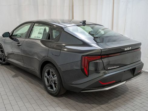 New 2025 Kia K4 LXS image 4