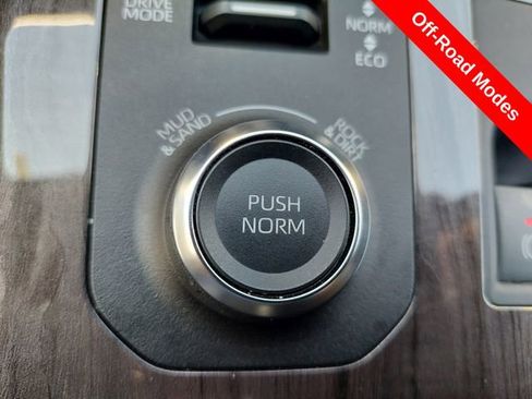 Used 2025 Toyota Highlander Limited AWD/4WD image 20