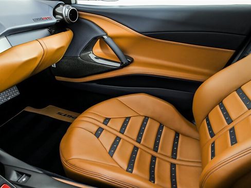 Used 2023 Ferrari 812 GTS RWD image 6