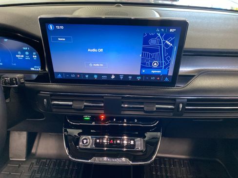 Used 2023 Lincoln Corsair AWD w/ Equipment Group 101A image 23