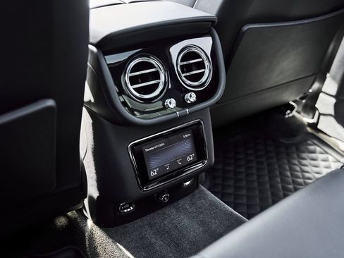 Used 2022 Bentley Bentayga AWD/4WD image 49