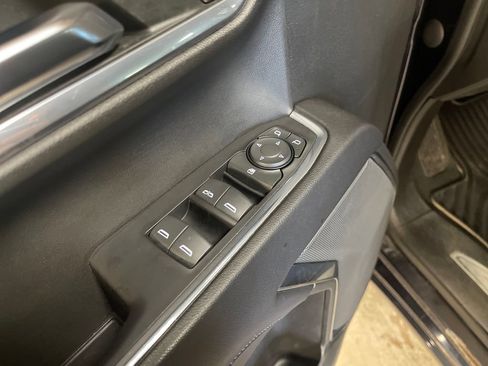 Used 2023 Chevrolet Silverado 1500 LT AWD/4WD image 16