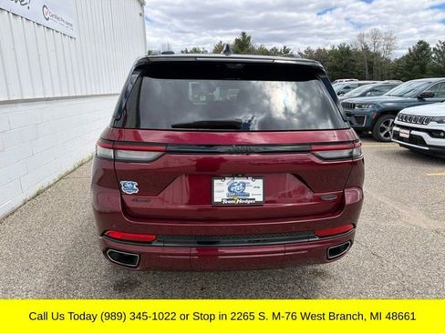 Used 2024 Jeep Grand Cherokee Summit AWD/4WD image 10