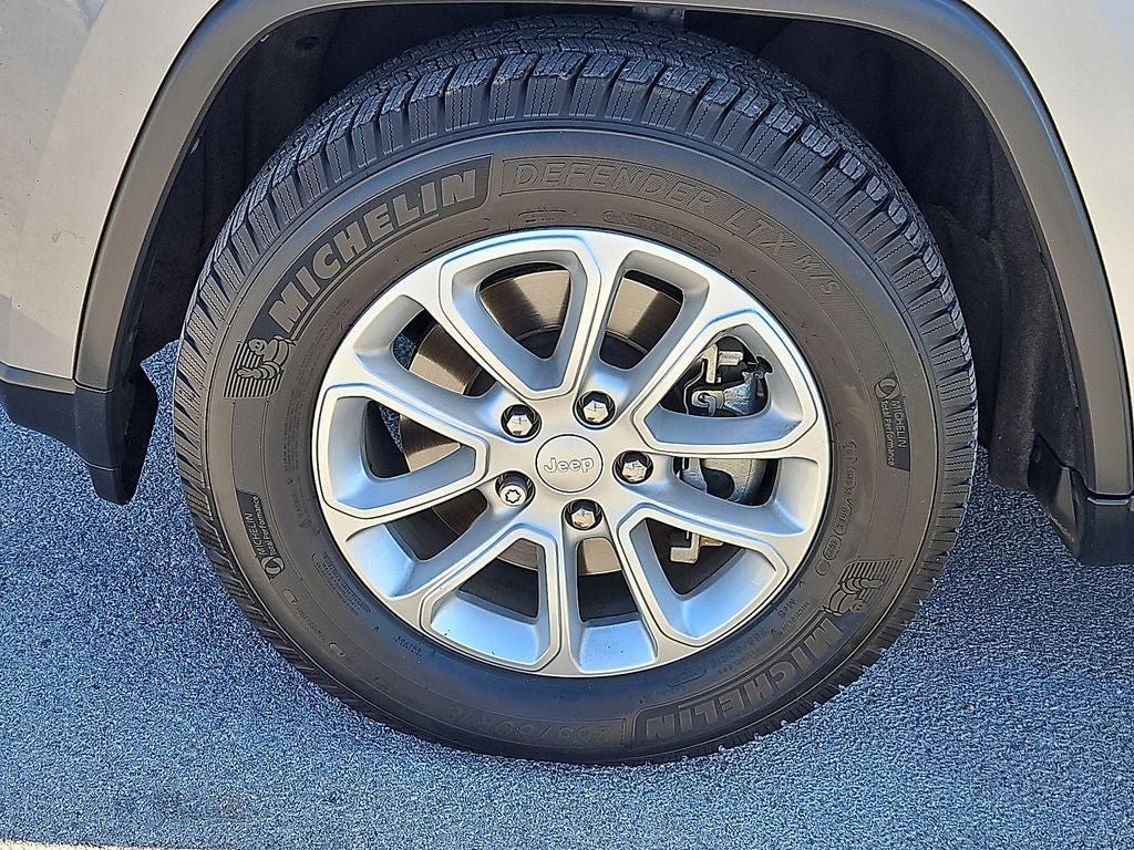 Used 2021 Jeep Grand Cherokee Laredo RWD image 13