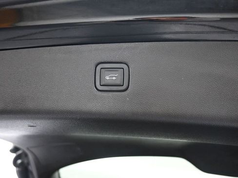 Used 2020 Chevrolet Blazer LT image 43