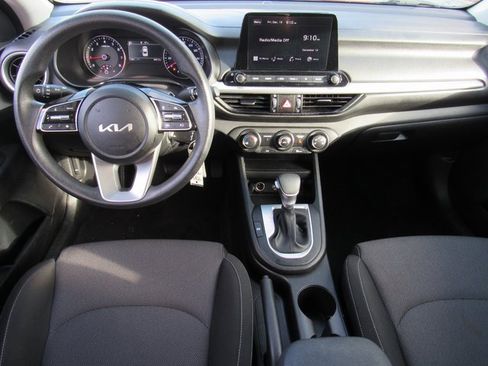 Used 2024 Kia Forte LXS image 9