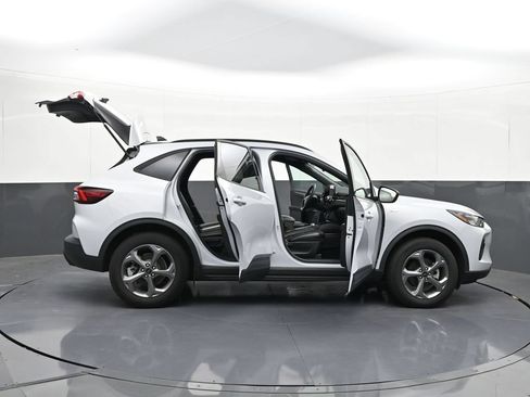 Used 2025 Ford Escape ST-Line AWD/4WD image 40