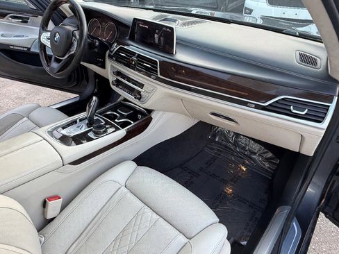 Used 2016 BMW 750i xDrive image 16