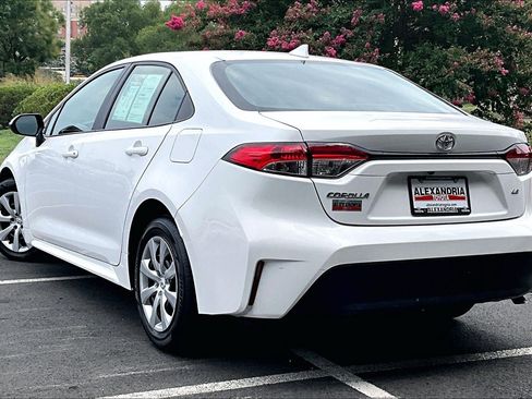 Used 2024 Toyota Corolla LE FWD image 11