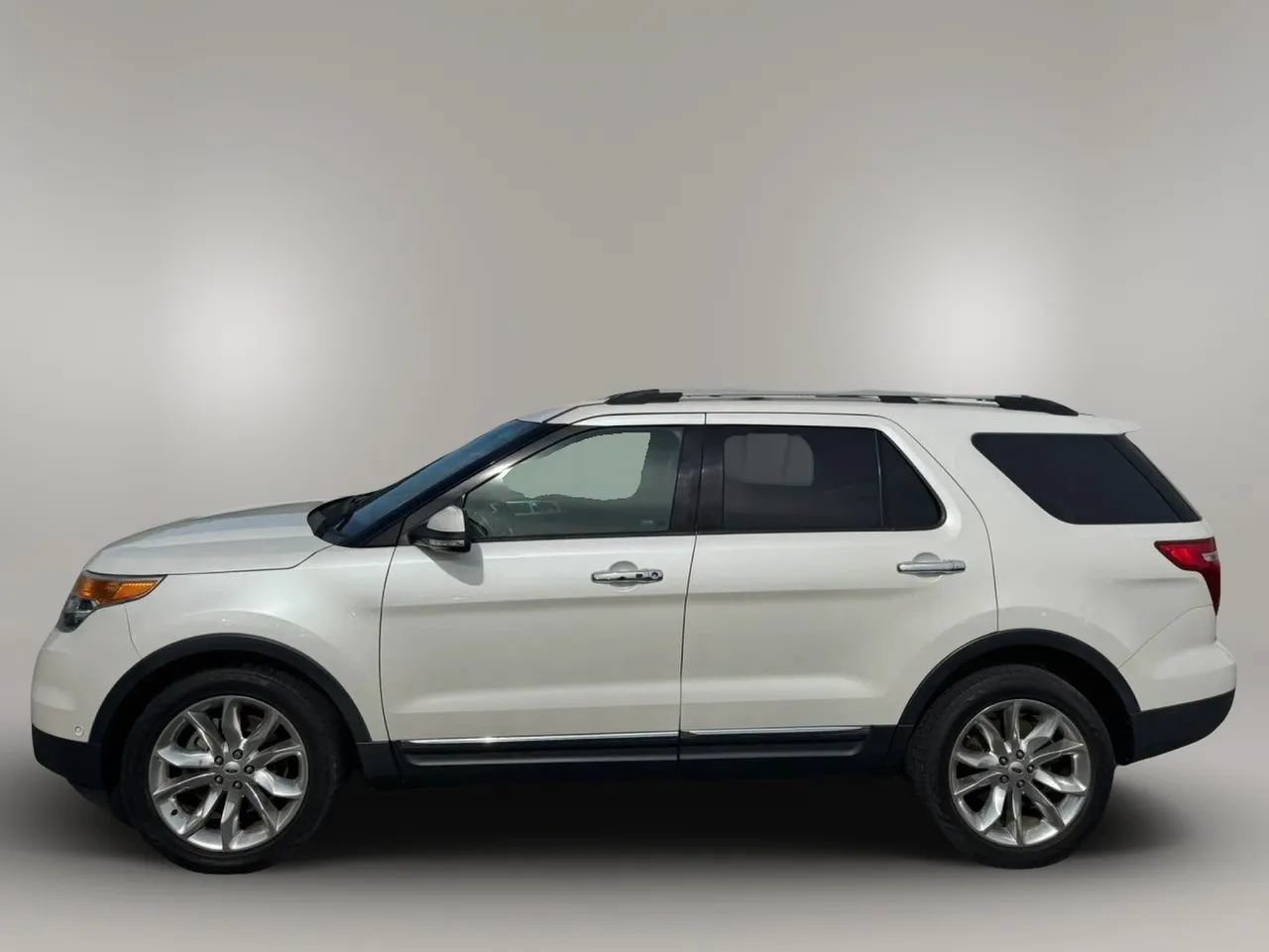 Used 2015 Ford Explorer Limited w/ Equipment Group 303A FWD image 5