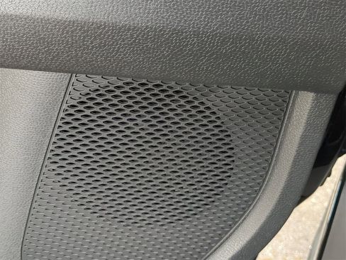 New 2025 Volkswagen ID. Buzz Pro S image 29