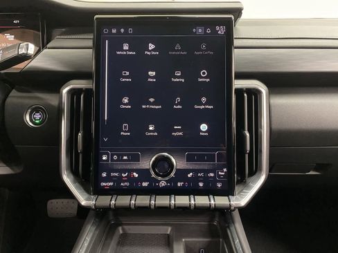 Used 2025 GMC Acadia Elevation image 25