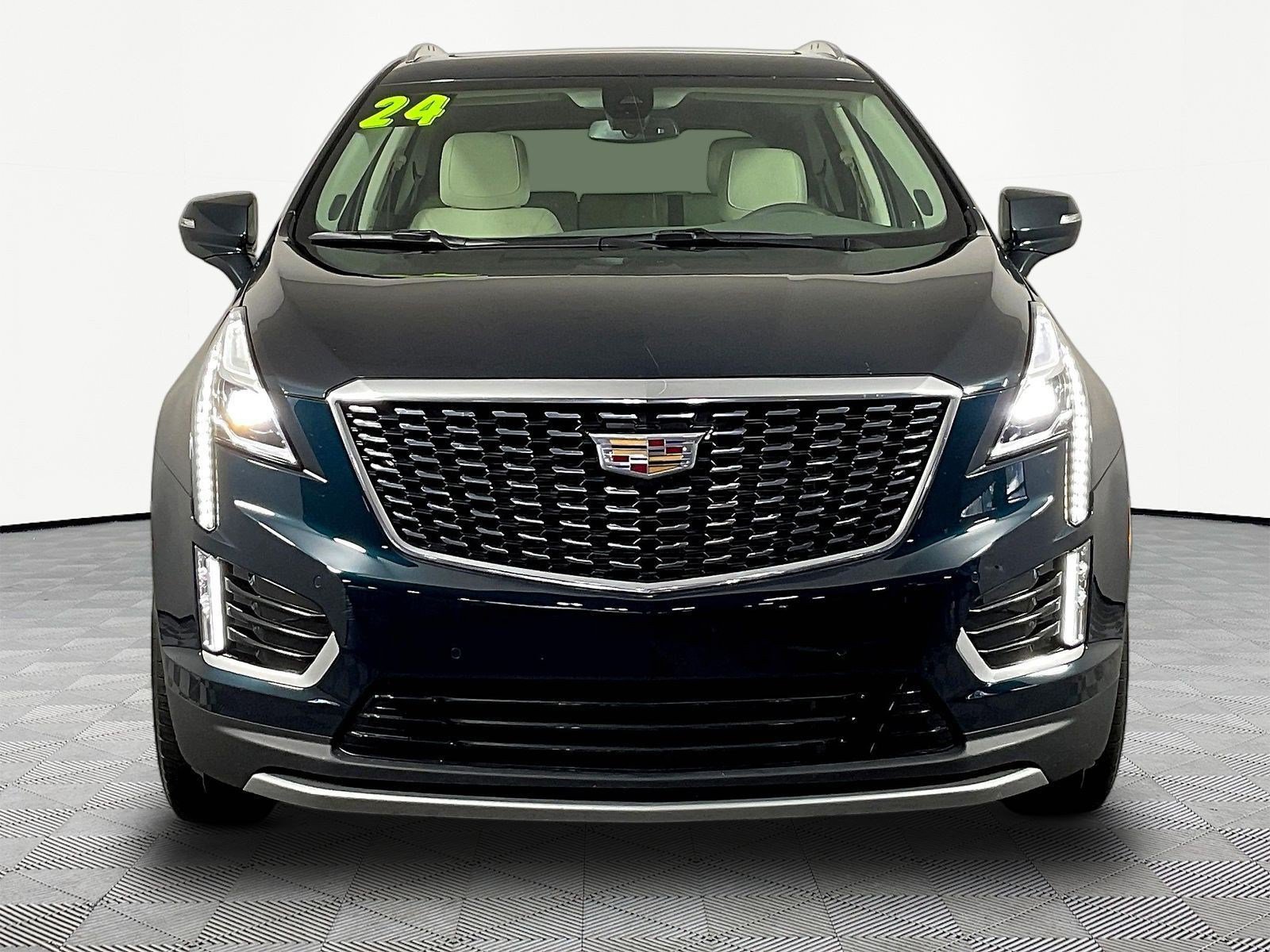 Used 2024 Cadillac XT5 Premium Luxury w/ LPO, Floor Liner Package AWD/4WD image 2