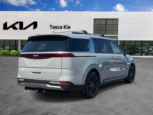 Used 2024 Kia Carnival SX FWD image 4