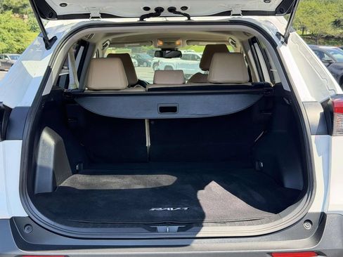Used 2019 Toyota RAV4 LE w/ Carpet Mat Package AWD/4WD image 13
